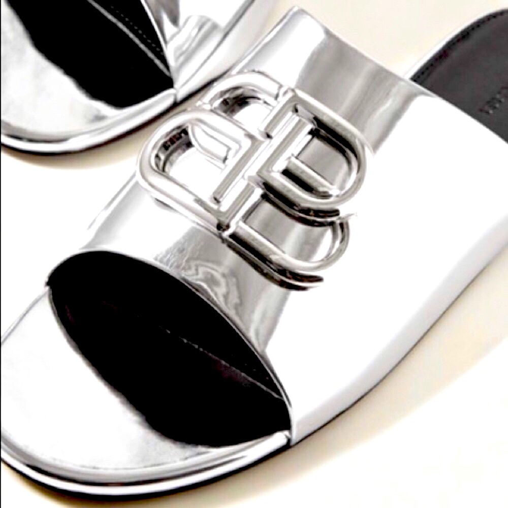 BALENCIAGA!Oval BB logo-embellished mirrored-leather slides Size5 NEW! A…